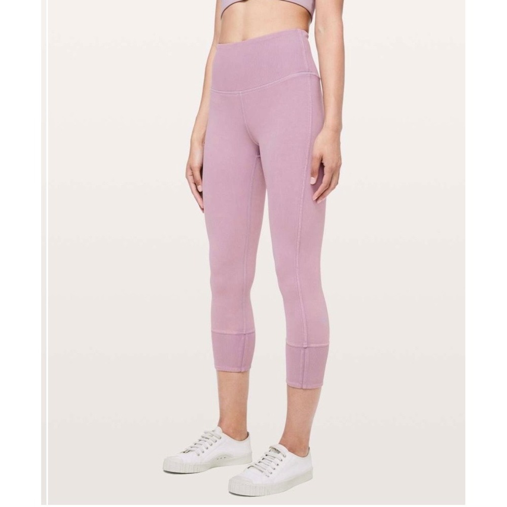 Lululemon Women's Wunder Under Crop‎ 23"Leggings Ribbed 8 Mauve Activewear Yoga